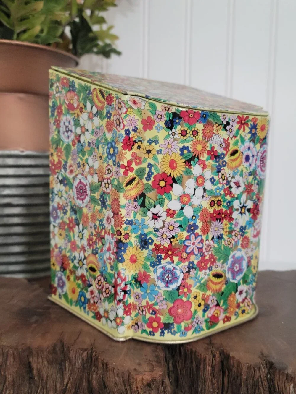 Vtg Retro Cottagecore Grandmacore Chintz Floral Hinged Daher Tea Tin Canister